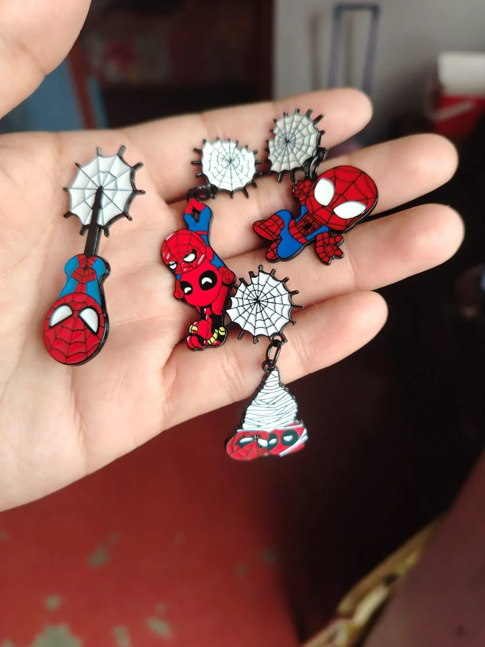 PINS METALICOS DE SPIDERMAN
